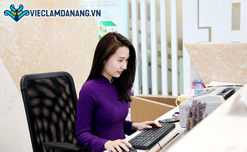 Nhân viên kiểm toán nội bộ