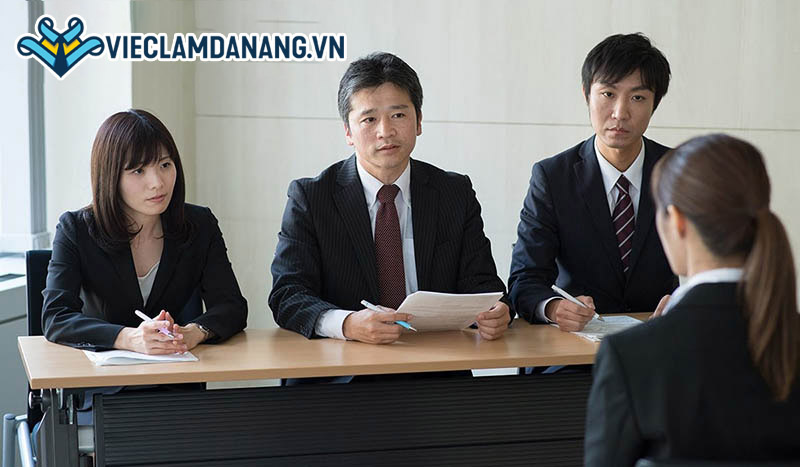 Nếu phát hiện ra mình đã tư vấn sai cho khách, bạn sẽ làm gì?